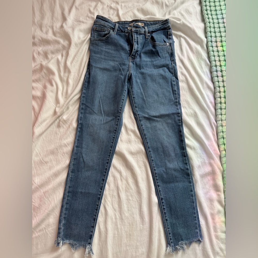 Classic Blue Levi Women's Jeans